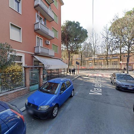 Spacious Three-Room Apartment In Saragozza Болонья Екстер'єр фото